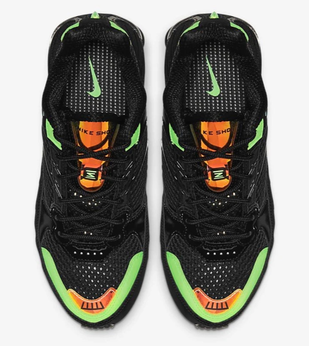 Les baskets Nike Shox Enigma assurent un confort supérieur grâce à la technologie Shox. Les colonnes de soutien au talon procurent un amorti réactif.