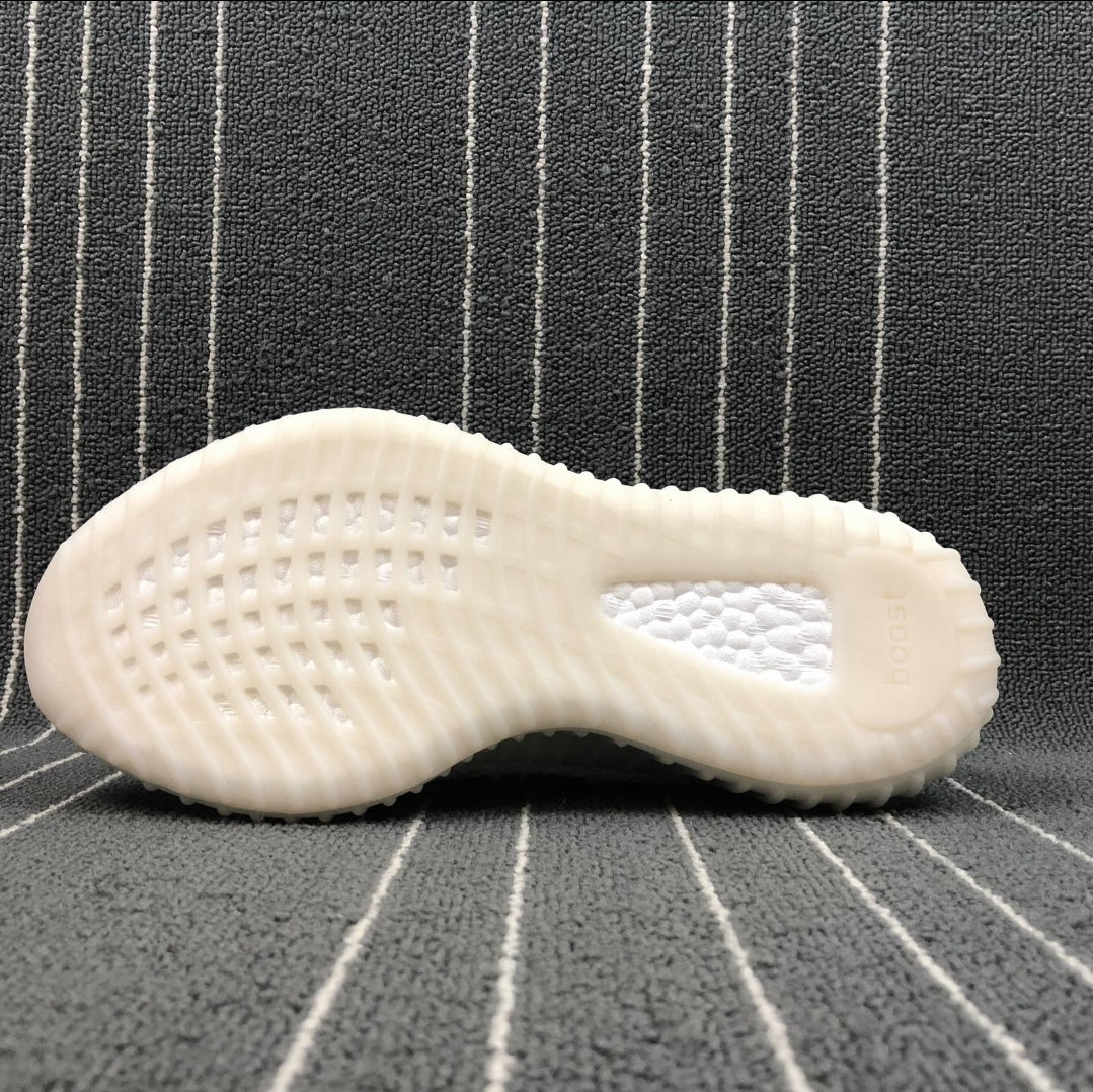 Les baskets Adidas Yeezy 350 sont une fusion parfaite de style emblématique et de confort exceptionnel.

 design distinctif pas cher. Le moins cher.