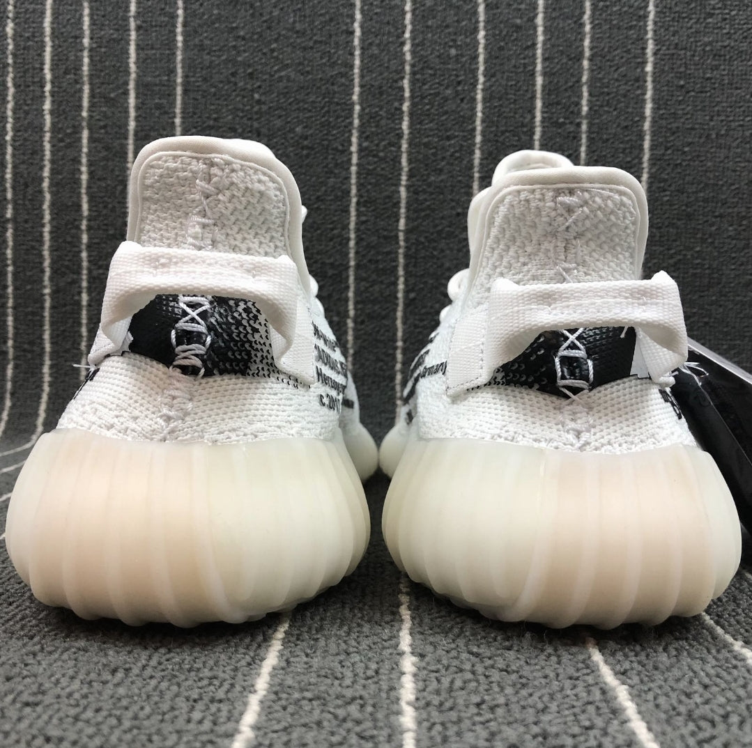 Les baskets Adidas Yeezy 350 sont une fusion parfaite de style emblématique et de confort exceptionnel.

 design distinctif pas cher. Le moins cher.