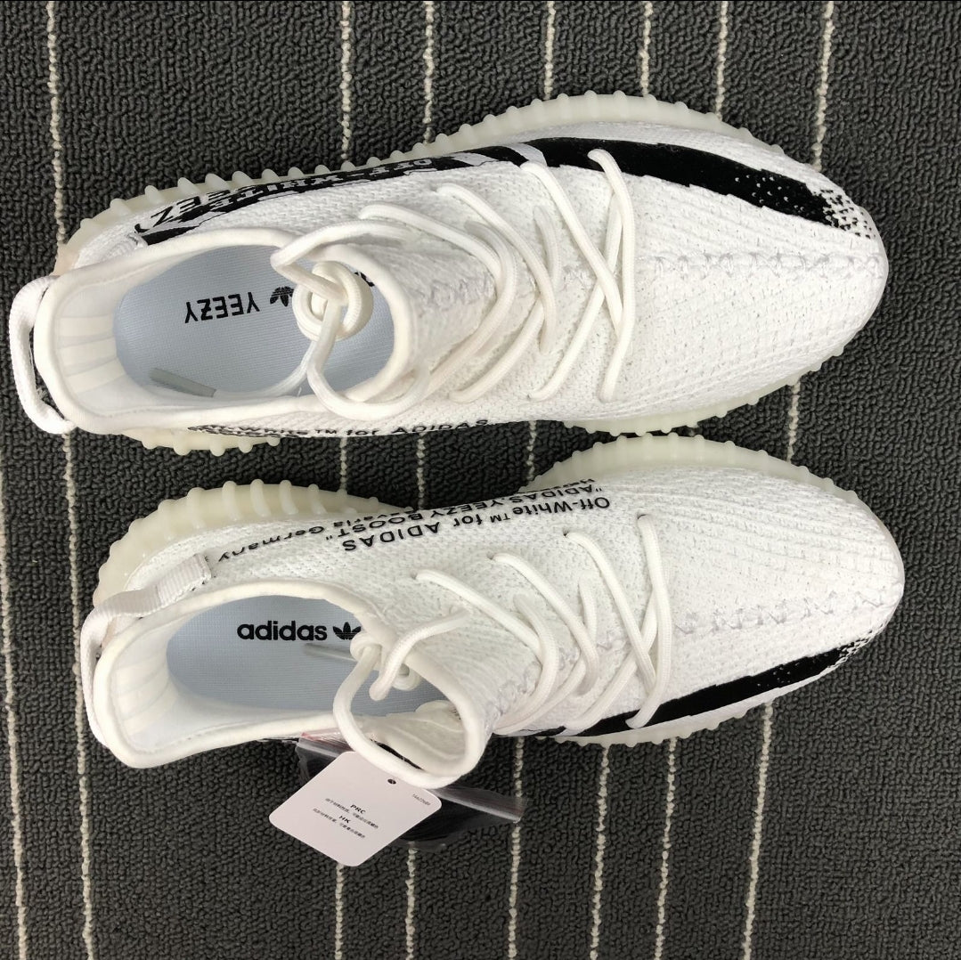 Les baskets Adidas Yeezy 350 sont une fusion parfaite de style emblématique et de confort exceptionnel.

 design distinctif pas cher. Le moins cher.