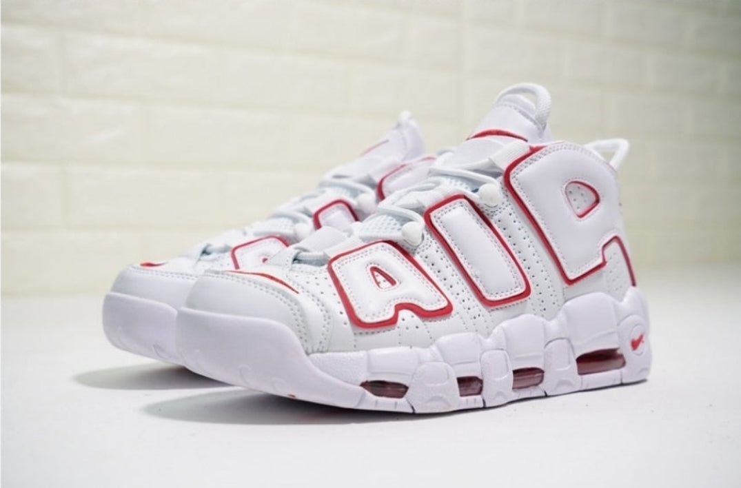 Les baskets Nike Air Uptempo combinent style audacieux et innovation. Leur design emblématique et leurs lettres surdimensionnées . Pas cher. Le moins cher.