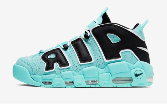 Les baskets Nike Air Uptempo combinent style audacieux et innovation. Leur design emblématique et leurs lettres surdimensionnées . Pas cher. Le moins cher.