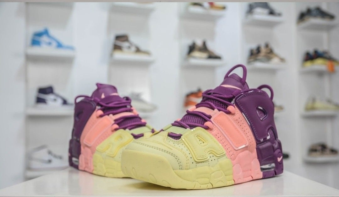 Les baskets Nike Air Uptempo combinent style audacieux et innovation. Leur design emblématique et leurs lettres surdimensionnées . Pas cher. Le moins cher.