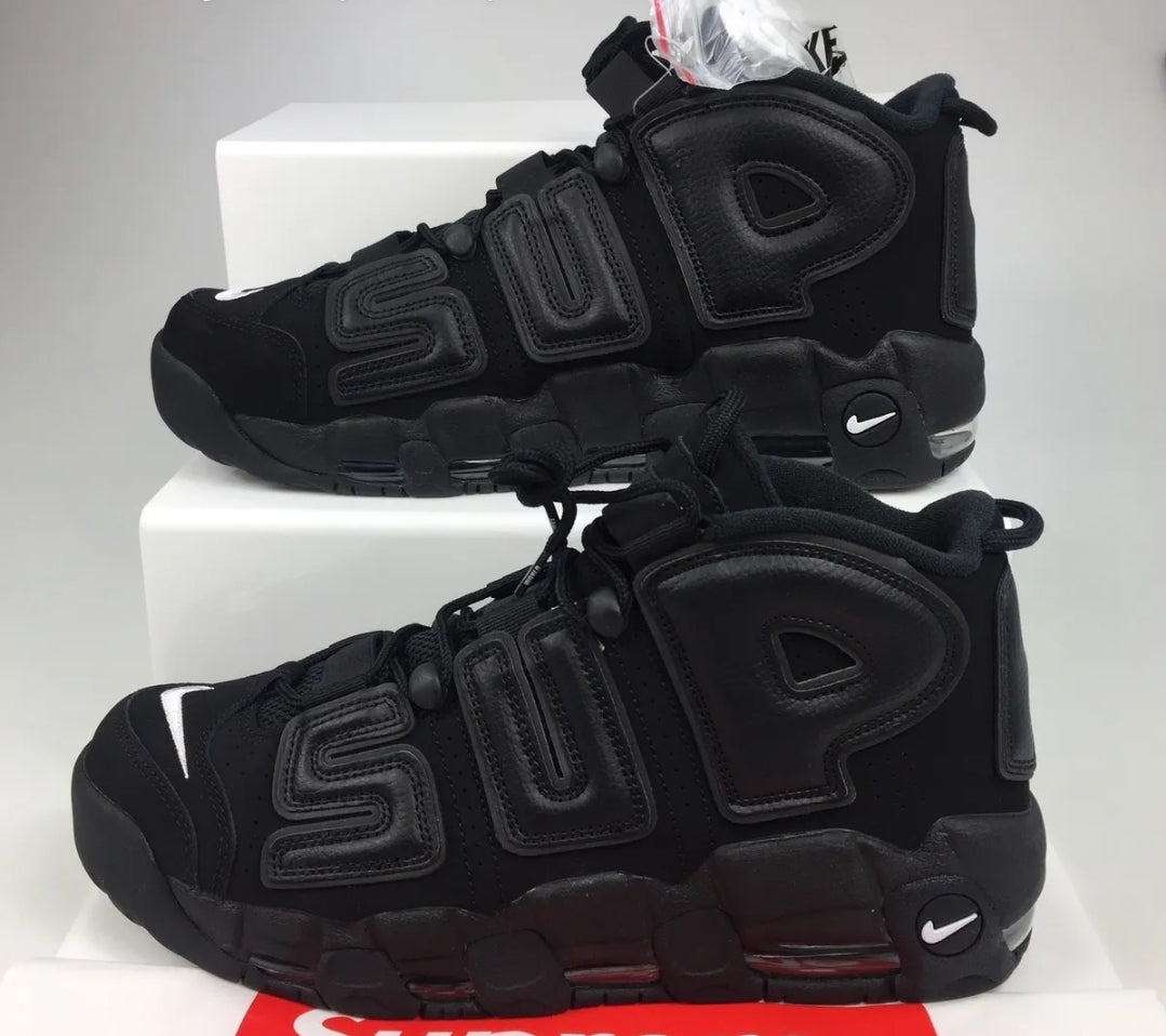 Les baskets Nike Air Uptempo combinent style audacieux et innovation. Leur design emblématique et leurs lettres surdimensionnées . Pas cher. Le moins cher.