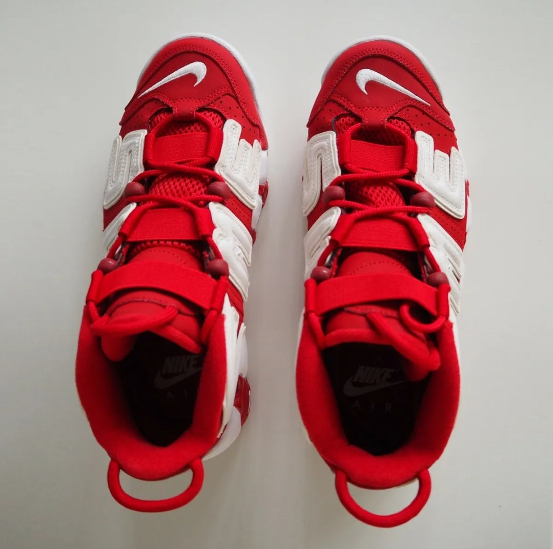 Les baskets Nike Air Uptempo combinent style audacieux et innovation. Leur design emblématique et leurs lettres surdimensionnées . Pas cher. Le moins cher.