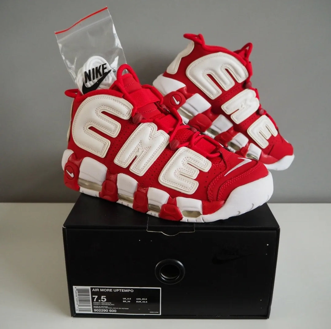 Les baskets Nike Air Uptempo combinent style audacieux et innovation. Leur design emblématique et leurs lettres surdimensionnées . Pas cher. Le moins cher.