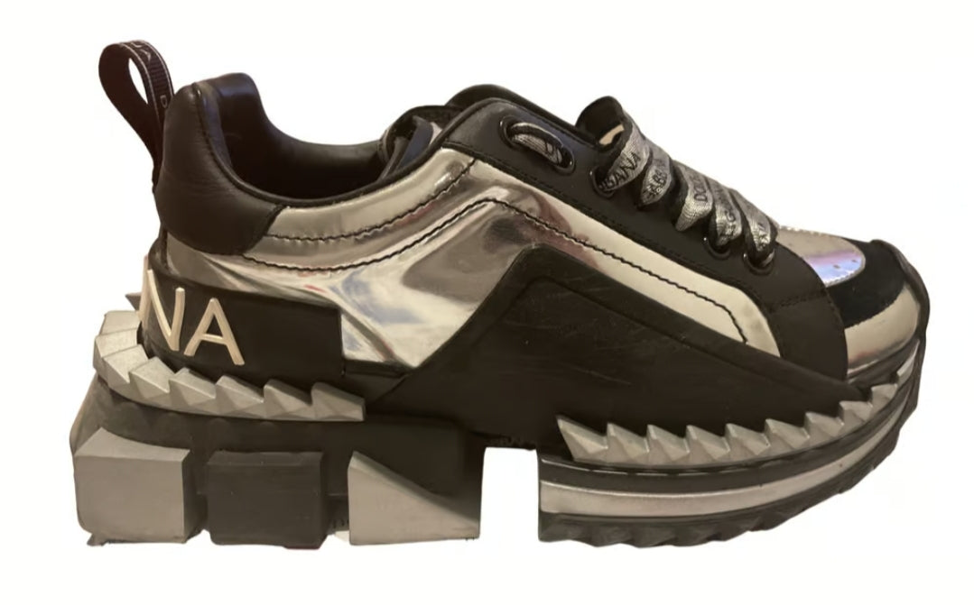 Les baskets sneakers Dolce & Gabbana incarnent un style emblématique et un luxe italien.

 leur design élégant.pas cher . Le moins cher.