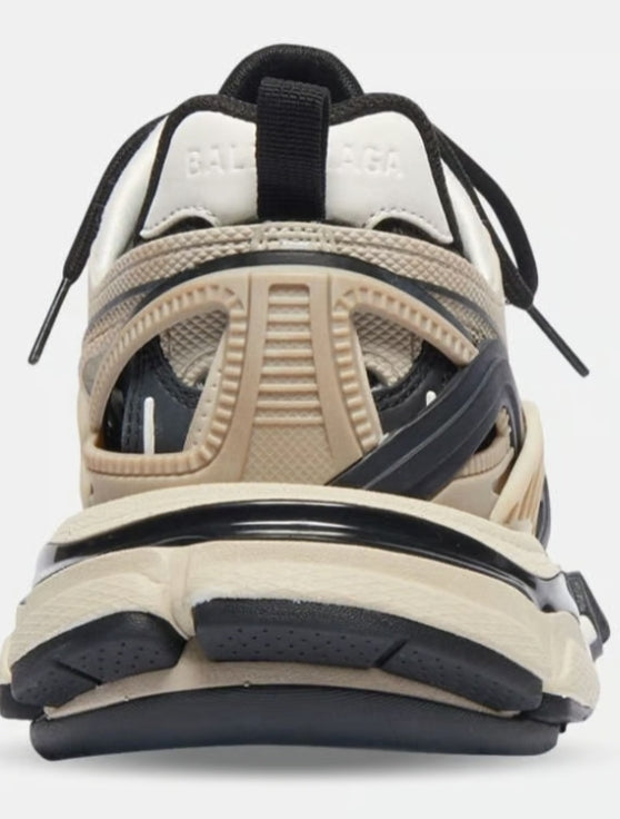 Les baskets Balenciaga incarnent un style emblématique et un luxe contemporain.
 leur design novateur. Pas cher. Le moins cher.