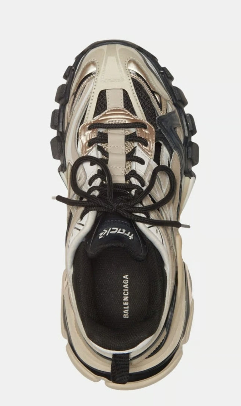Les baskets Balenciaga incarnent un style emblématique et un luxe contemporain.
 leur design novateur. Pas cher. Le moins cher.