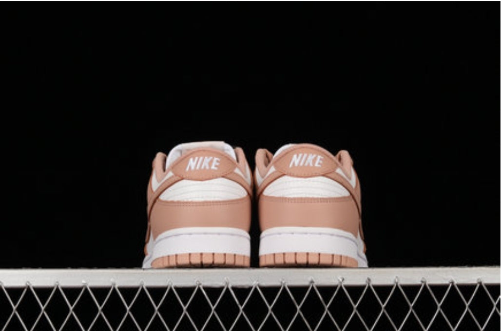 Les baskets Nike SB Dunk allient un style emblématique. design légendaire Pas cher.le moins cher .rétro incontournable exceptionnelle 