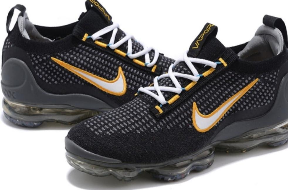 Nike Air VaporMax 2021 FK
 Black University Gold