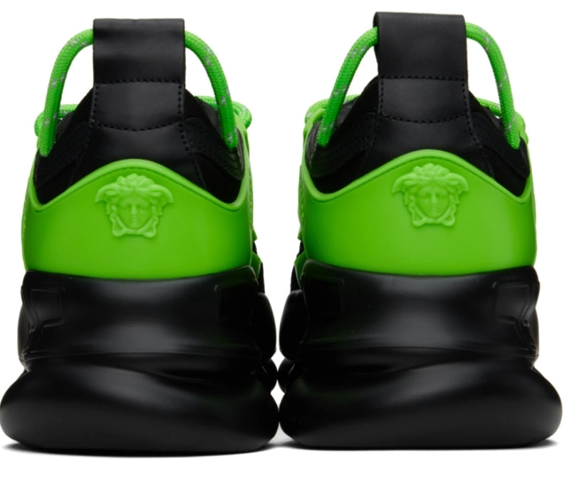 Les baskets sneakers Versace incarnent un style emblématique et un luxe italien.

 leur design audacieux.pas cher. Le moins cher.