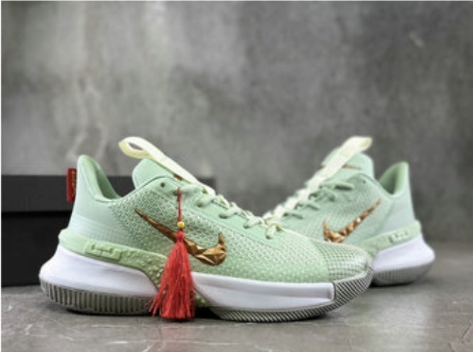 Les baskets LeBron James offrent un style emblématique et une performance exceptionnelle.
leur design distinctif.pas cher. Le moins cher.