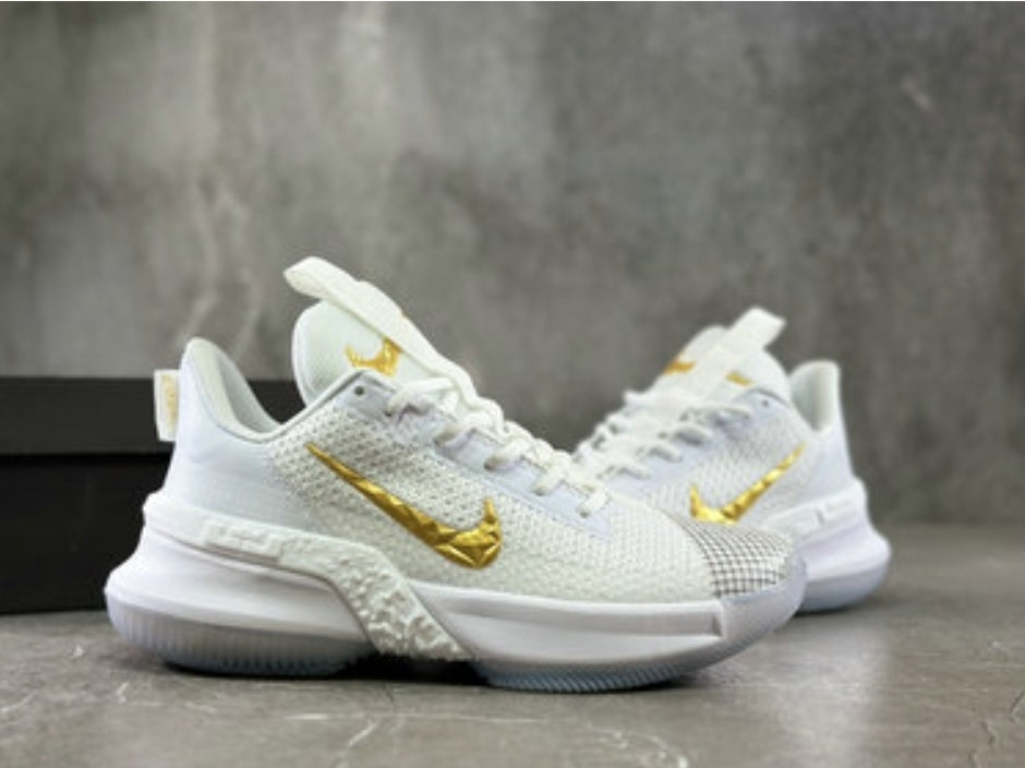 Les baskets LeBron James offrent un style emblématique et une performance exceptionnelle.
leur design distinctif.pas cher. Le moins cher.