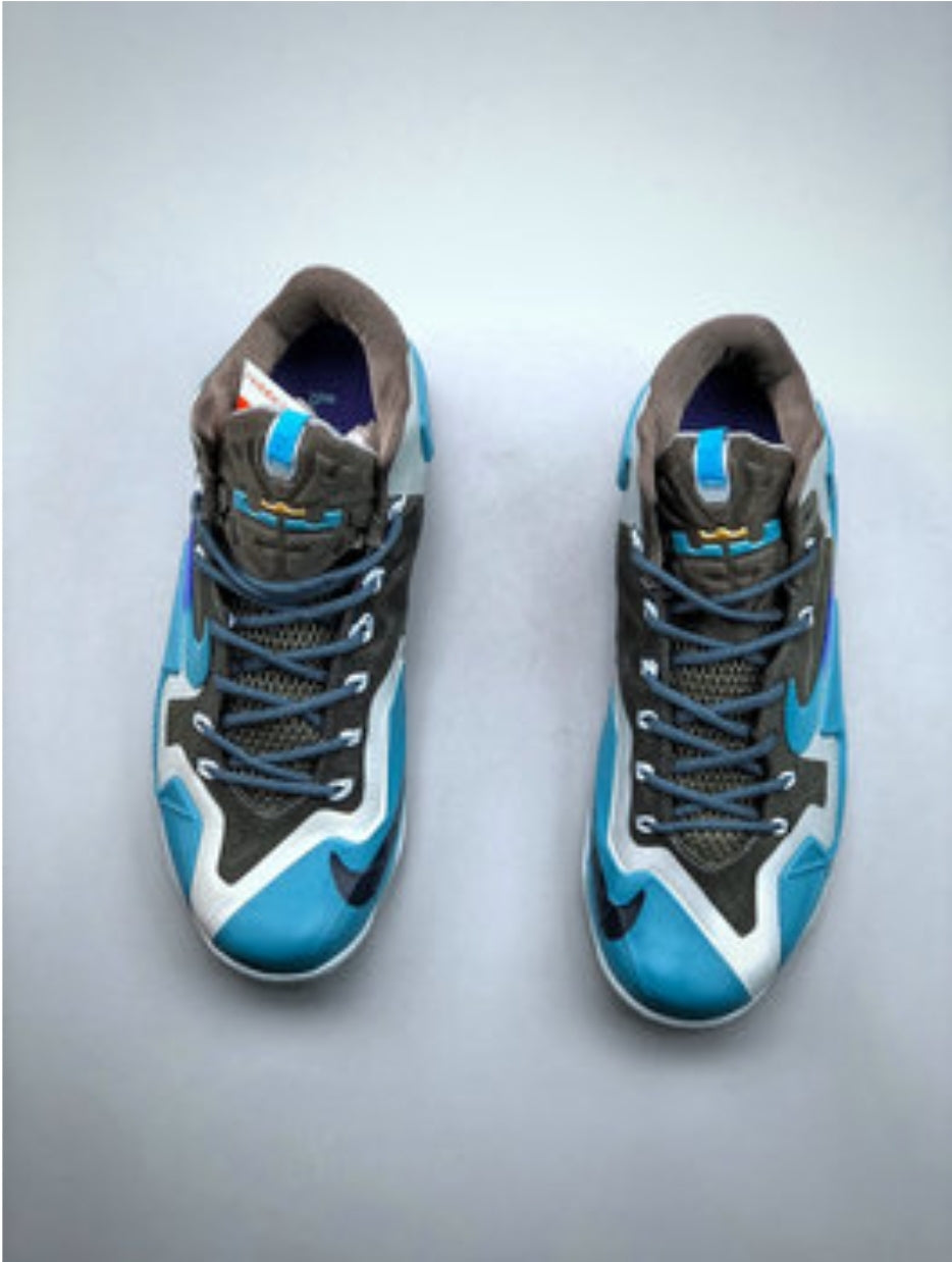 Les baskets LeBron James offrent un style emblématique et une performance exceptionnelle.
leur design distinctif.pas cher. Le moins cher.