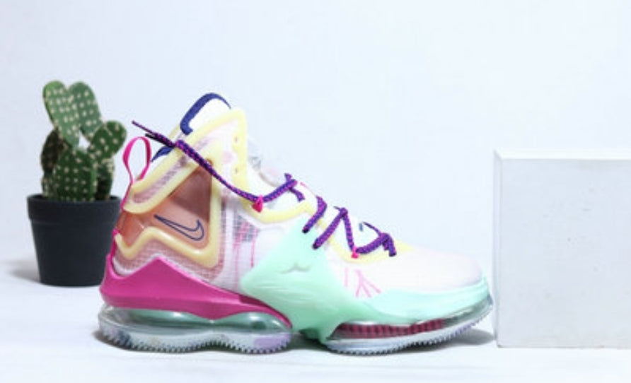 Les baskets LeBron James offrent un style emblématique et une performance exceptionnelle.
leur design distinctif.pas cher. Le moins cher.