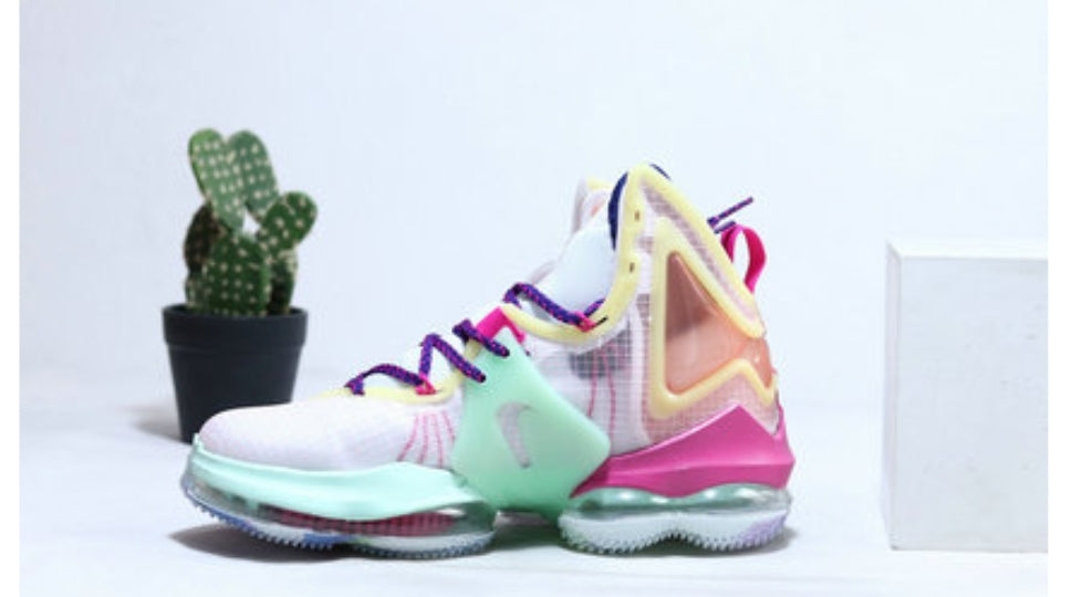 Les baskets LeBron James offrent un style emblématique et une performance exceptionnelle.
leur design distinctif.pas cher. Le moins cher.