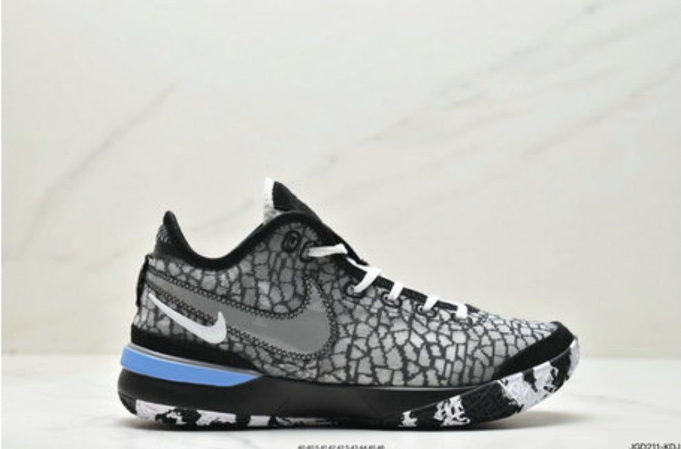 Les baskets LeBron James offrent un style emblématique et une performance exceptionnelle.
leur design distinctif.pas cher. Le moins cher.