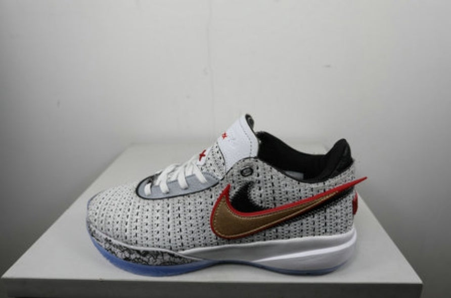 Les baskets LeBron James offrent un style emblématique et une performance exceptionnelle.
leur design distinctif.pas cher. Le moins cher.
