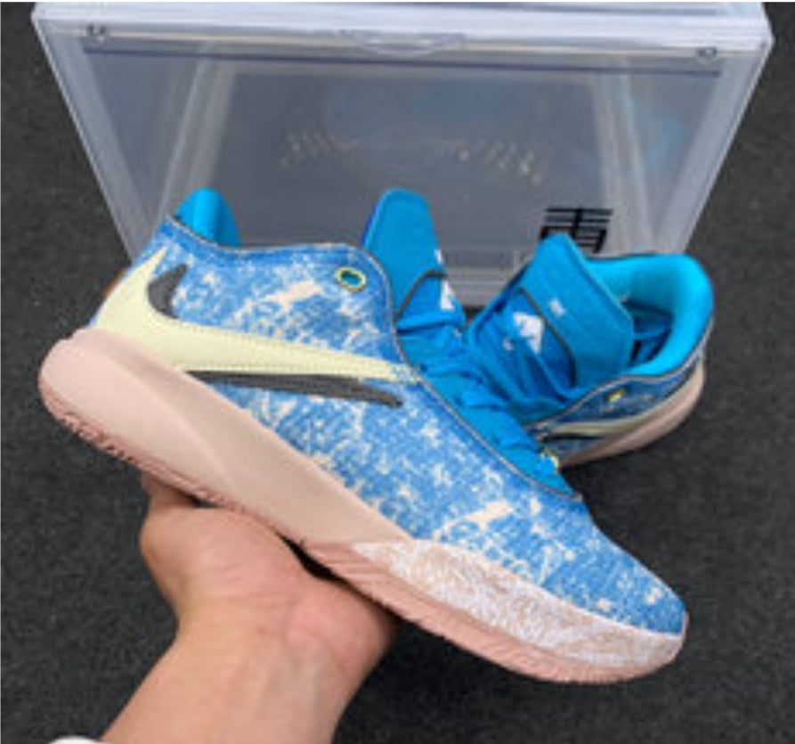 Les baskets LeBron James offrent un style emblématique et une performance exceptionnelle.
leur design distinctif.pas cher. Le moins cher.