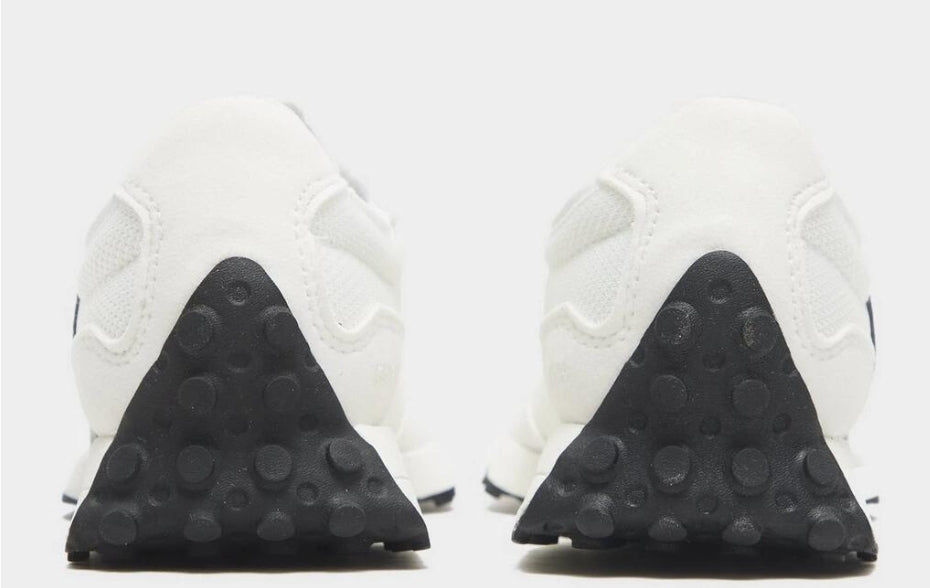 Les baskets New Balance allient style et confort. Leur design classique et leurs matériaux de haute qualité en font un choix idéal pour les amateurs de sneakers.pas cher. Le moins cher.