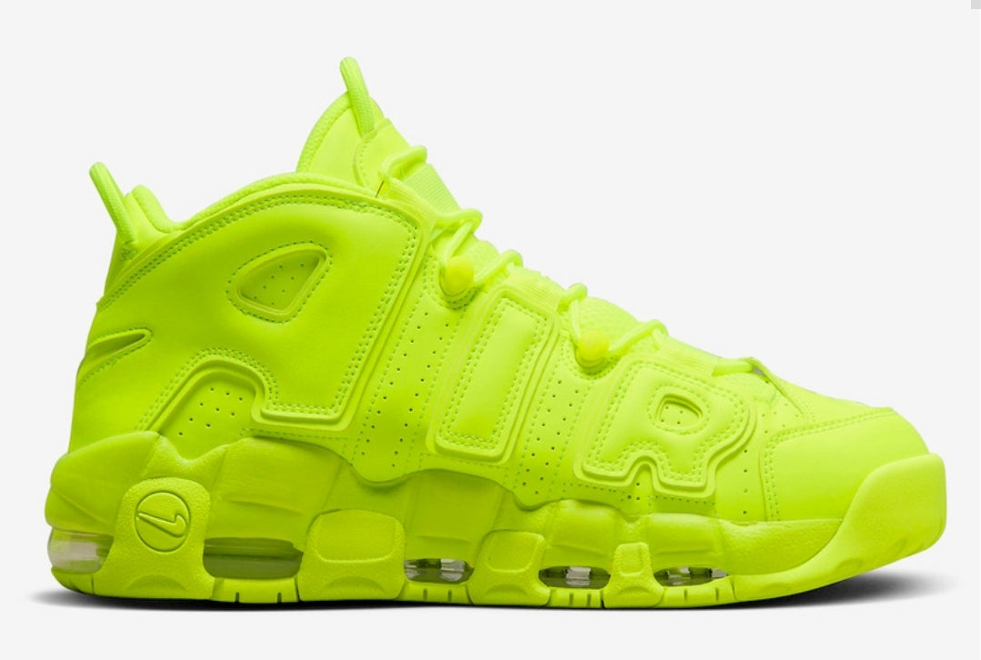 Les baskets Nike Air Uptempo combinent style audacieux et innovation. Leur design emblématique et leurs lettres surdimensionnées . Pas cher. Le moins cher.