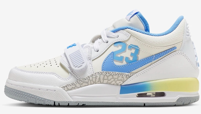 Les baskets Air Jordan Legacy offrent un style emblématique et une performance exceptionnelle.

design distinctif.pas Cher. Le moins cher.