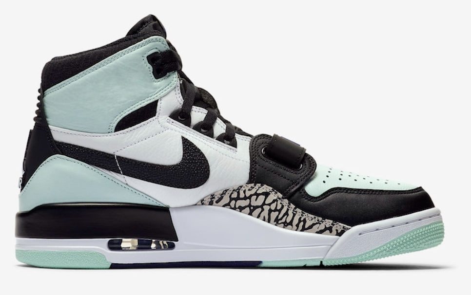 Les baskets Air Jordan Legacy offrent un style emblématique et une performance exceptionnelle.

design distinctif.pas Cher. Le moins cher.