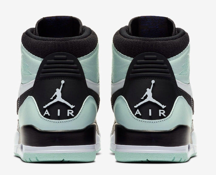 Les baskets Air Jordan Legacy offrent un style emblématique et une performance exceptionnelle.

design distinctif.pas Cher. Le moins cher.