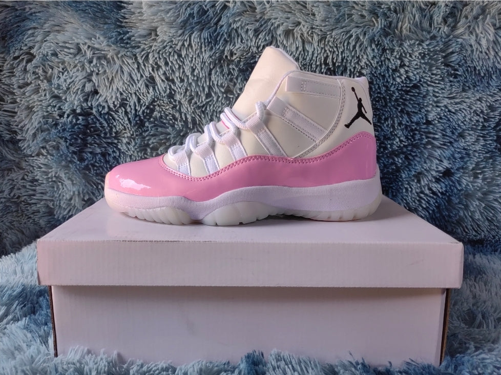 Les baskets Air Jordan 11 offrent un style légendaire et une performance exceptionnelle.design unique 
Pas Cher. moin cher.