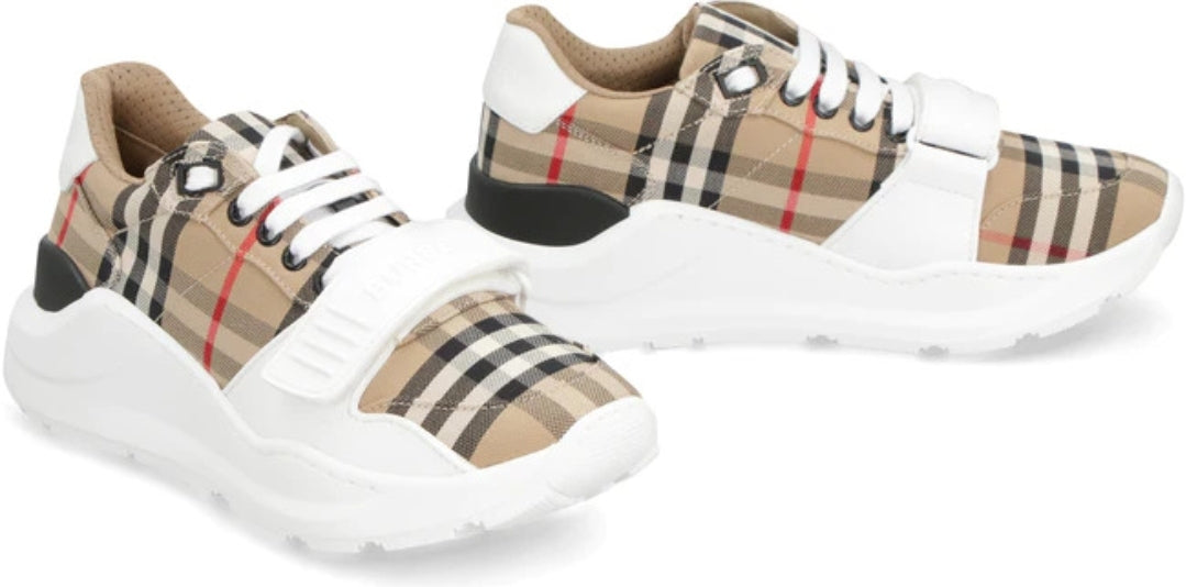 Les baskets Burberry incarnent un style emblématique et une sophistication britannique.

 leur design raffiné. Pas cher. Le moins cher. 