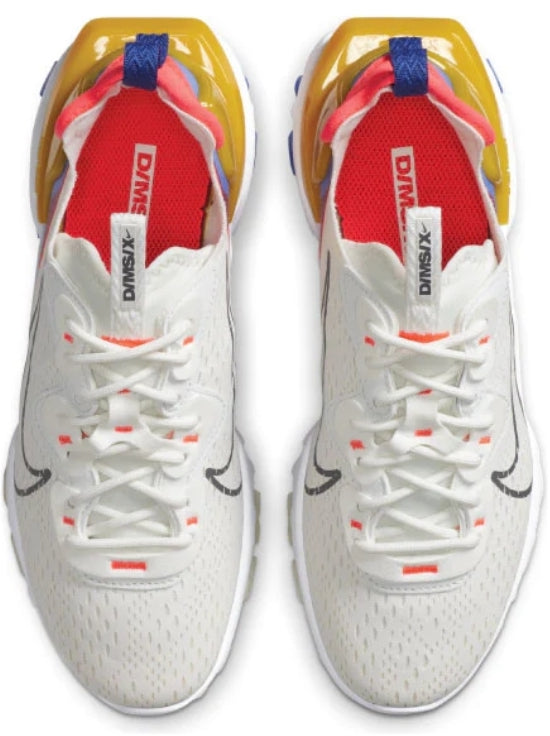 Les baskets Nike React offrent une combinaison exceptionnelle de style moderne et d'innovation technologique. Leur design élégant et les lignes 