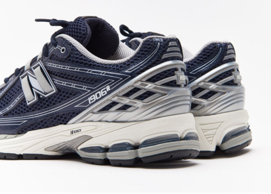 Les baskets New Balance allient style et confort. Leur design classique et leurs matériaux de haute qualité en font un choix idéal pour les amateurs de sneakers.pas cher. Le moins cher.
