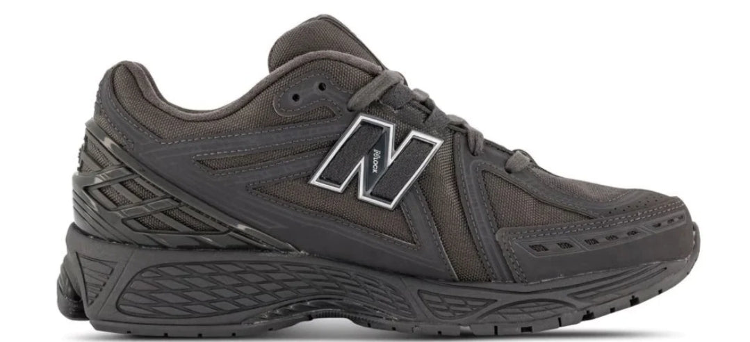 Les baskets New Balance allient style et confort. Leur design classique et leurs matériaux de haute qualité en font un choix idéal pour les amateurs de sneakers.pas cher. Le moins cher.