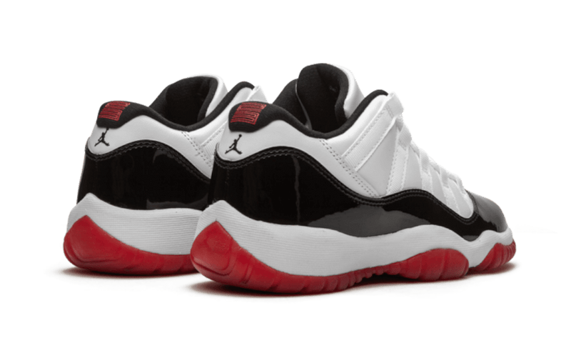 Les Air Jordan 11 Femme permettent de personnaliser votre style tout en bénéficiant d’un confort supérieur.Idéale pour un usage quotidien.