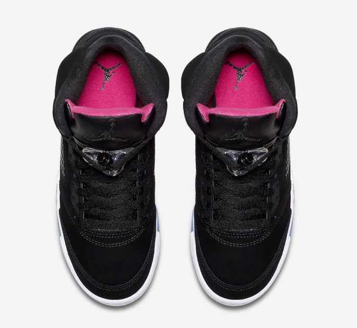 Les baskets Air Jordan 5 Retro (GS) "Oreo" Femme permettent de personnaliser votre style tout en bénéficiant d’un confort supérieur.