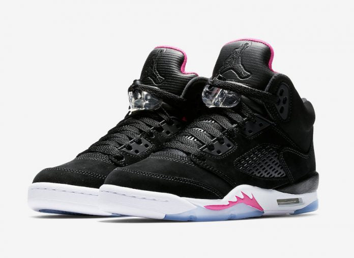 Les baskets Air Jordan 5 Retro (GS) "Oreo" Femme permettent de personnaliser votre style tout en bénéficiant d’un confort supérieur.