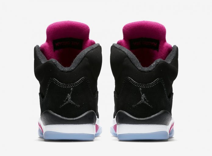 Les baskets Air Jordan 5 Retro (GS) "Oreo" Femme permettent de personnaliser votre style tout en bénéficiant d’un confort supérieur.