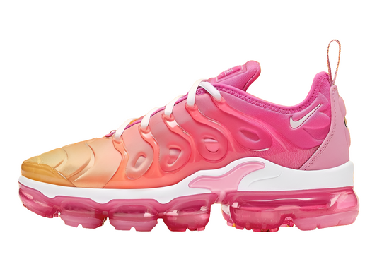 Les Nike Air Vapormax Plus TN Femme incarnent une fusion audacieuse entre l’héritage des baskets TN des années 90 et l’innovation moderne de la technologie Vapormax.