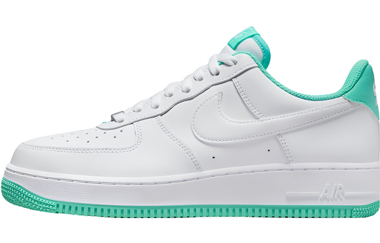 Les baskets Nike Air Force 1 combinent style et performance, offrant une expérience exceptionnelle.pas cher. Le moins cher.