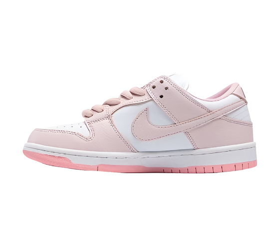 les baskets Nike SB Dunk femme Low sont un témoignage de l'engagement de Nike à combiner style et innovation.