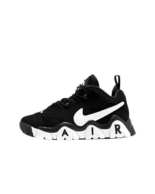 Les baskets Nike Air Barrage allient style audacieux et innovation technique. Leur design rétro-futuriste et leurs détails emblématiques attirent les amateurs de mode