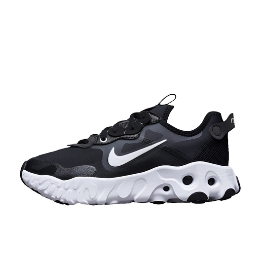 Résultant de l'innovation continue de Nike, les baskets Nike React Art3mis Femme illustrent l'engagement de la marque à allier design et technologie.