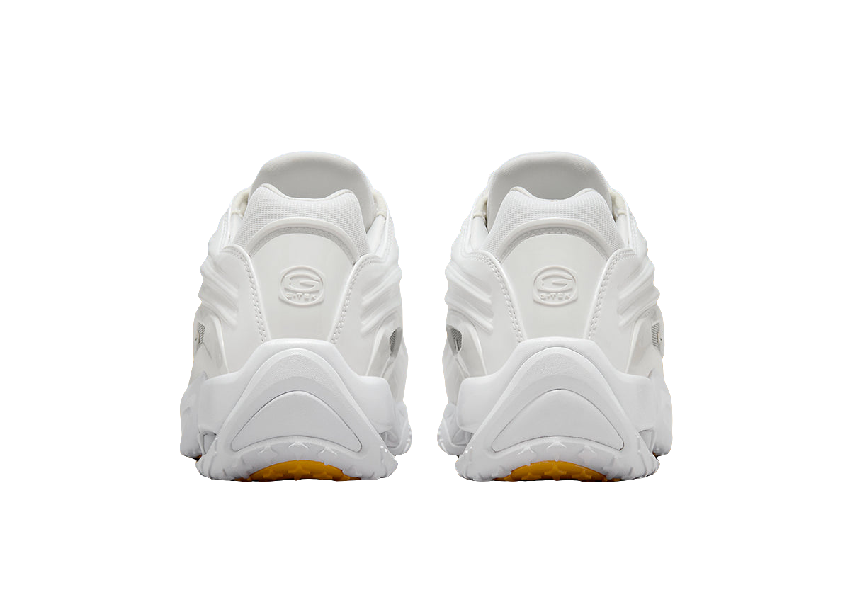 Les baskets Nike X Nocta Hot Step 2 incarnent l'alliance parfaite entre un style audacieux  haut de gamme collaboration Nocta.pas cher 