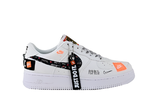 Premièrement : Les baskets Nike Air Force 1 Low femme incarnent l’alliance parfaite entre style intemporel et innovation technique.