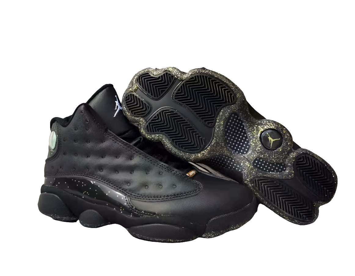 Les baskets Air Jordan 13 offrent un style emblématique et une performance remarquable.

 leur design distinctif et l'utilisation de matériaux. Baskets pas Cher. Le moins cher.
