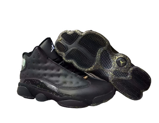 Les baskets Air Jordan 13 offrent un style emblématique et une performance remarquable.

 leur design distinctif et l'utilisation de matériaux. Baskets pas Cher. Le moins cher.