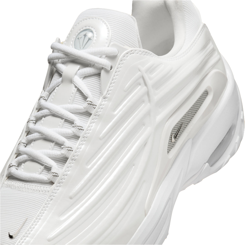 Les baskets Nike X Nocta Hot Step 2 incarnent l'alliance parfaite entre un style audacieux  haut de gamme collaboration Nocta.pas cher 