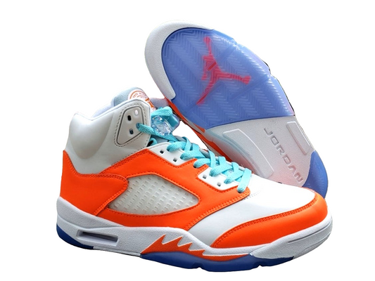 Les baskets Air Jordan 4 offrent un style iconique et une performance remarquable.
De plus,leur design distinctif et l'utilisation. Pas cher, sneakers verte