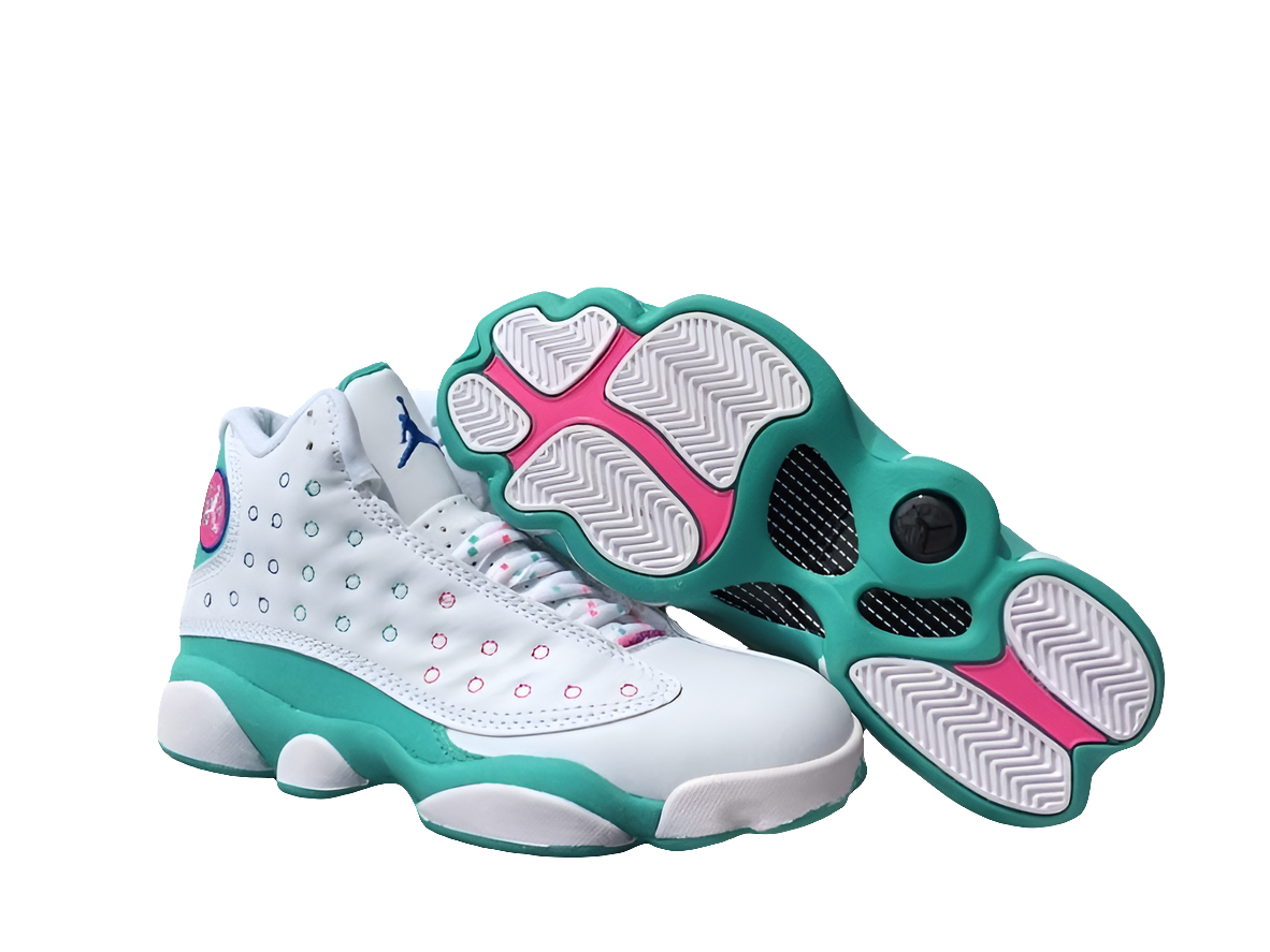 Les baskets Air Jordan 13 offrent un style iconique et une performance remarquable.

De plus,leur design distinctif et l'utilisation. Pas cher, sneakers 